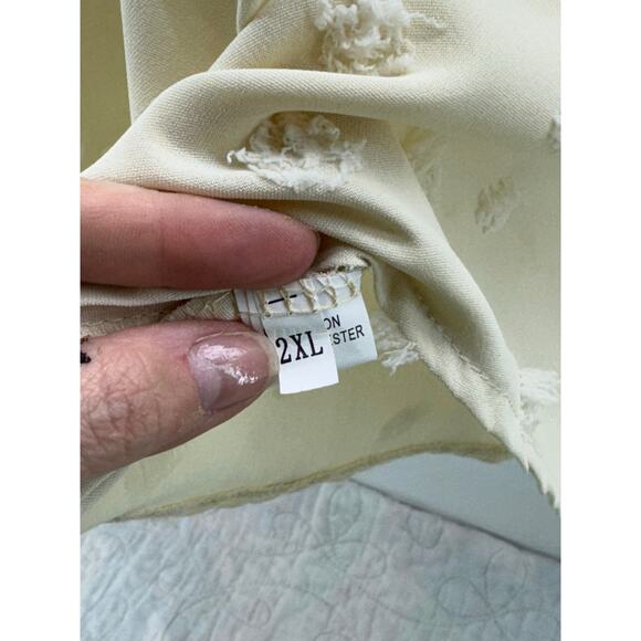 Cream 2XL women’s dotted button up long sleeve blouse - Picture 5 of 8